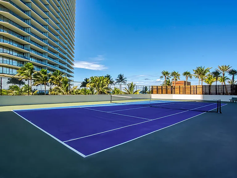 18911 Collins Ave #506 — Photo 8