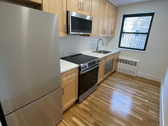 5th image of 14935 Northern Blvd #3L