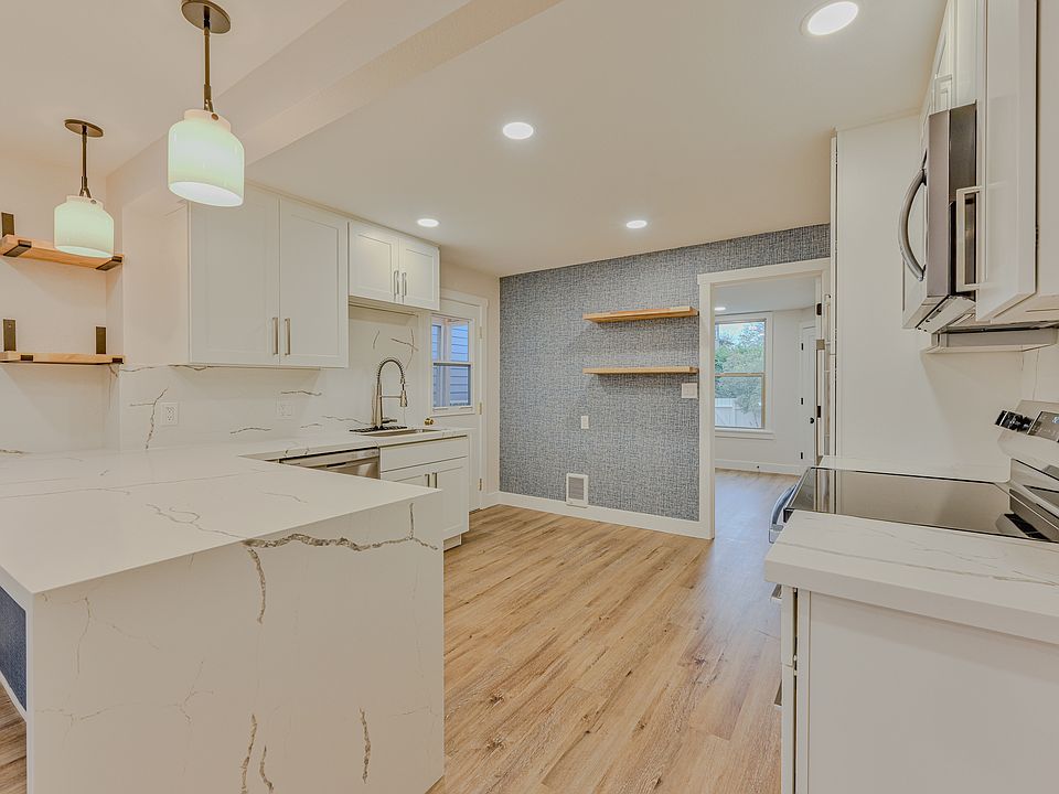 Huge, Brand New Kitchen with Tons of Storage, Large Island, and New Stainless Steel Appliances