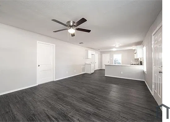 3 bed, 2277 sqft, $1,900 — Photo 1