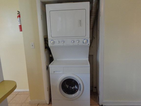 Stack washer dryer