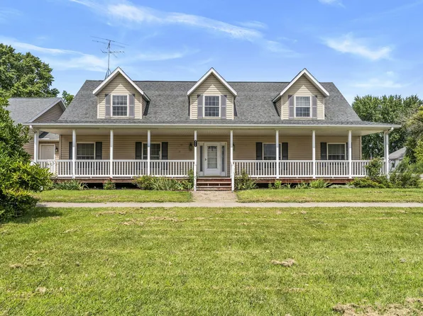 311 Main St, Nichols, IA 52766