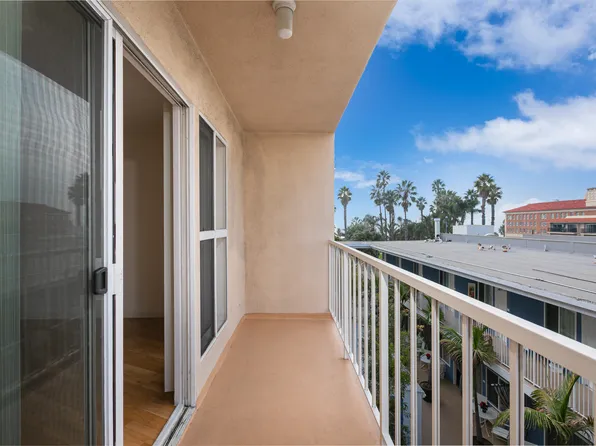 Santa Monica Mariner Village