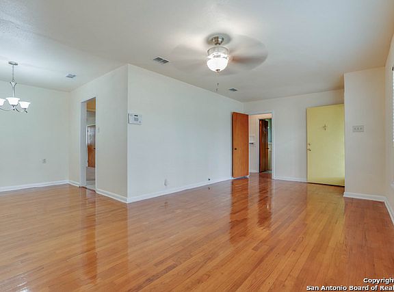 4th image of 263 Gazel Dr