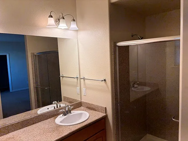 165 Stonegate Cir #B — Photo 12