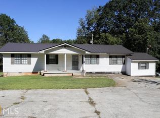 575 Smokey Rd, Newnan, GA 30263