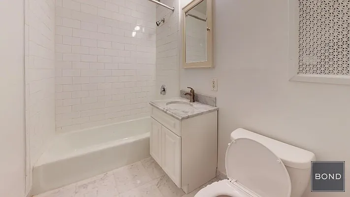 Rented by Bond New York | media 12