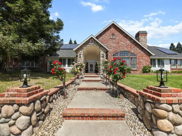 2154 Harvard Way, Redding, CA 96003