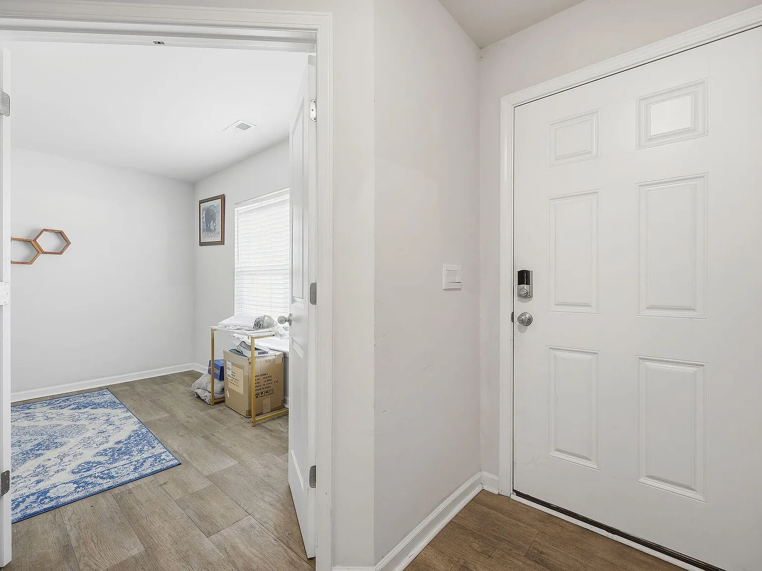 Studio, 2.5 bath, 2706 sqft, $2,150 — Photo 4