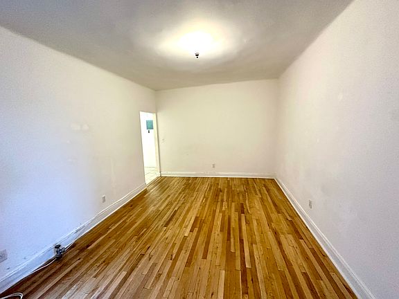 2nd image of 4902 21st St #3L