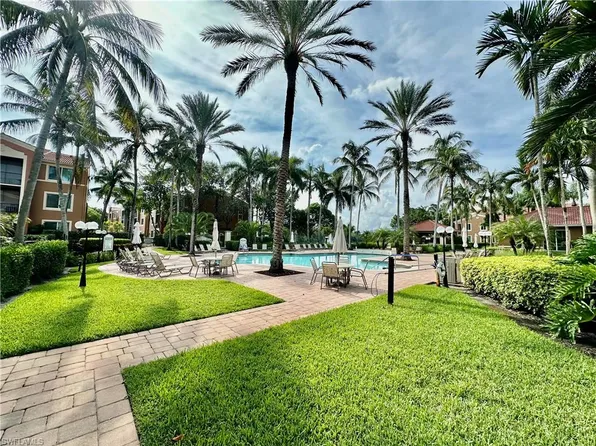 1230 Reserve Way APT 304, Naples, FL 34105