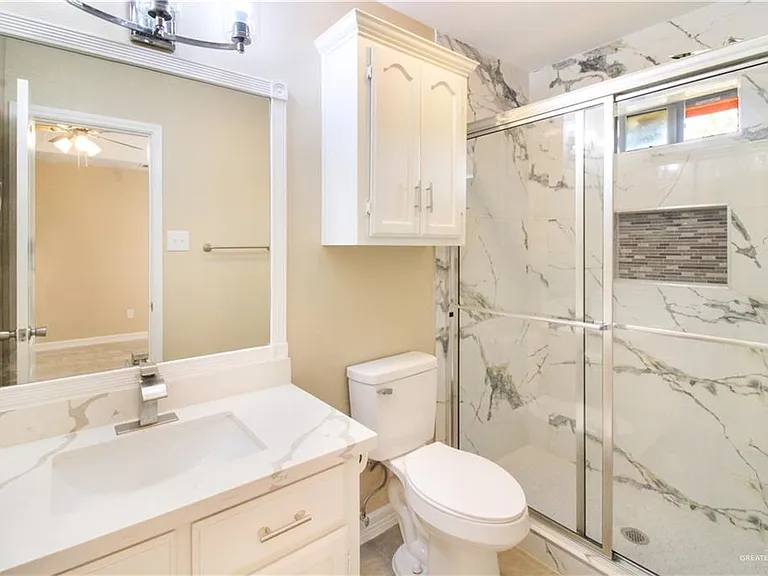 3504 N Champagne Dr — Photo 19