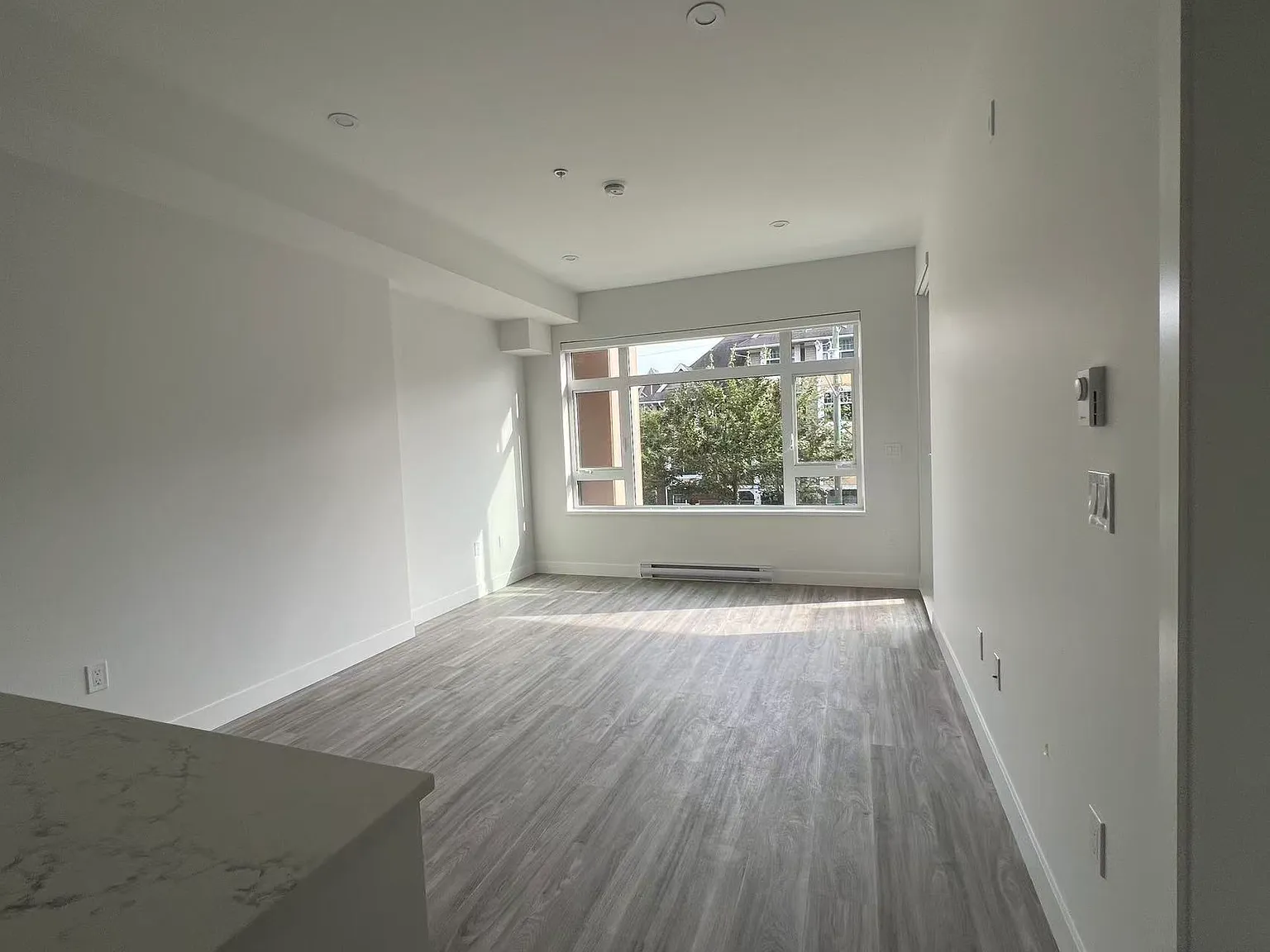1 bed, 643 sqft, $2,050 — Photo 2