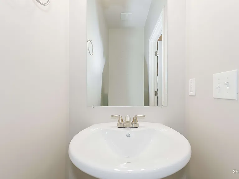 516 Dasheill Ln — Photo 12