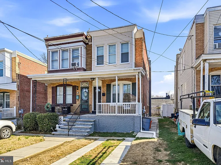 11 E Atlantic Ave — Photo 2