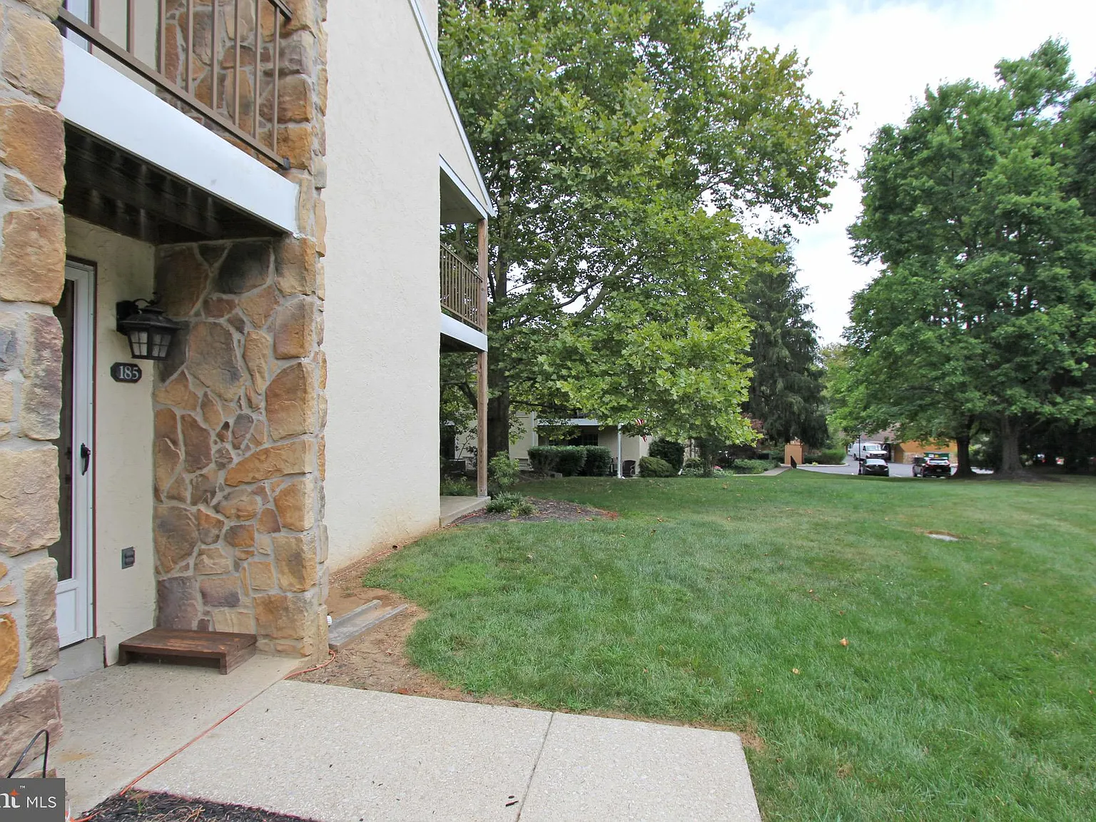 3 bed, 1476 sqft, $2,500 — Photo 2