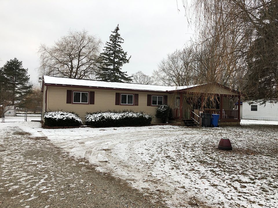 1st image of 926 Red Oaks Dr