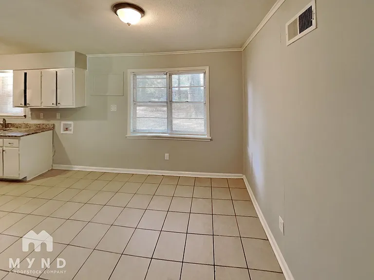 2535 Eastbrook Dr — Photo 8