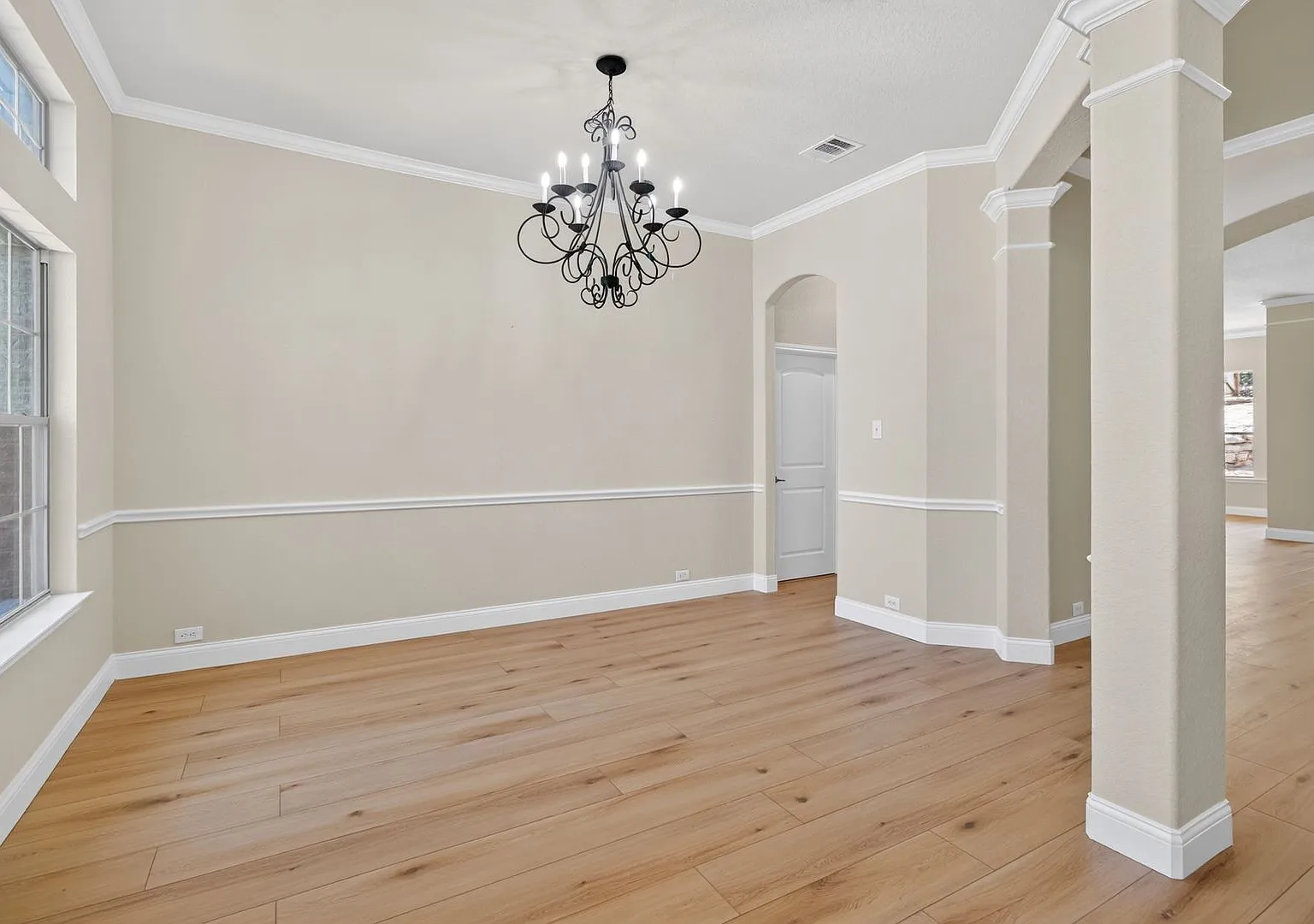 4 Bed / 3 Bath Gorgeous House for Rent! Available now! — Photo 3