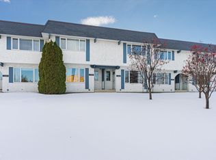 Yellowbird Court, Edmonton, AB T6J 4V8