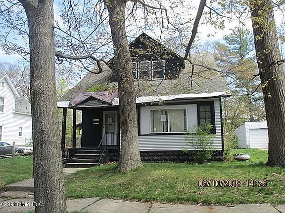 2nd image of 2428 Maffett St