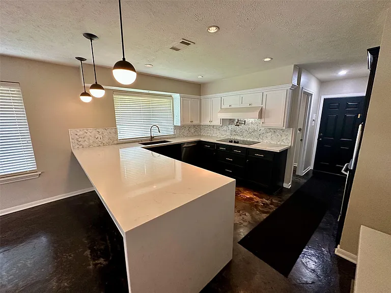 2931 Pasture Ln — Photo 5