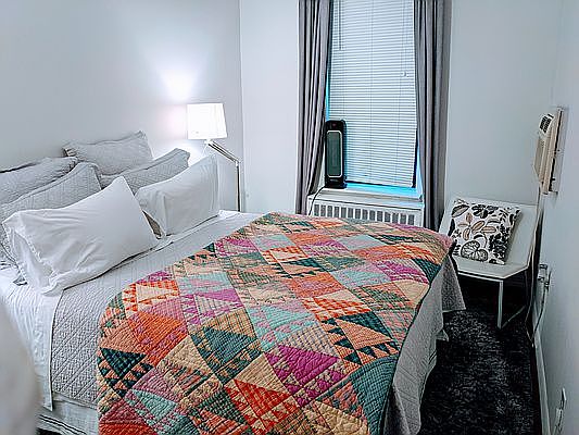 4th image of 237 E 79th St #1D