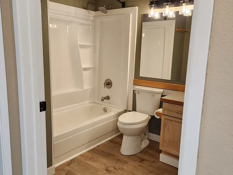 901 Sunset Blvd NE #C210 — Photo 5