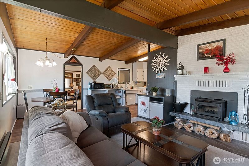 5th image of 967 Donald Avenue
