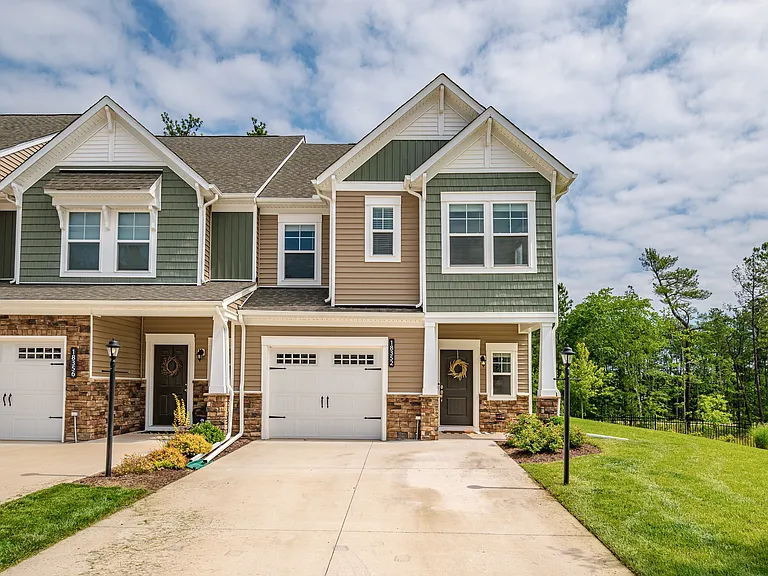 18352 Palisades Ct — Photo 2