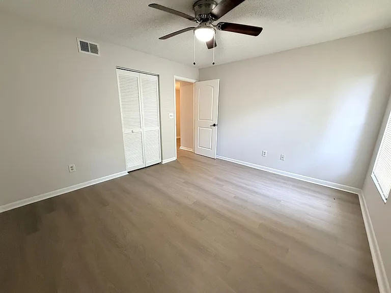 5646 S Pinebay Cir — Photo 12