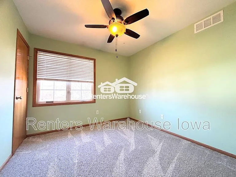 330 NE Cardinal Ln — Photo 25