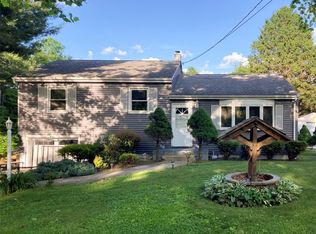 11 Franklin Rd, Hyde Park, NY 12538