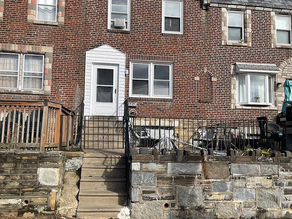 1st image of 2939 Devereaux Ave