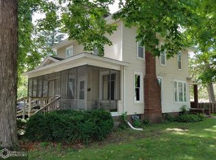 204 3rd St NW, Mason City, IA 50401