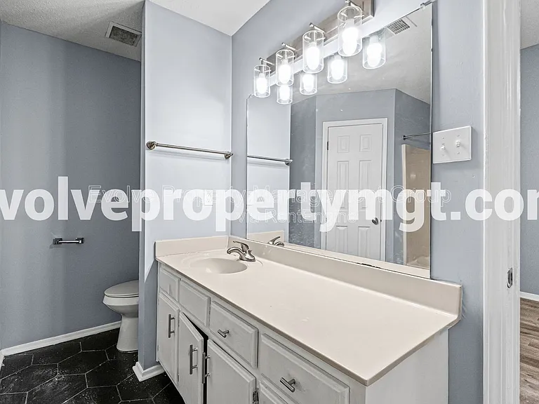 5806 Ashridge Pl — Photo 8