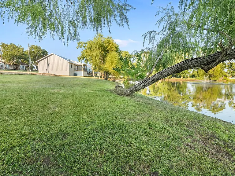 90 Coolcrest Dr — Photo 37