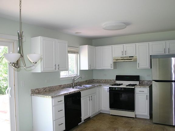 2nd image of 233 E Big Horn Dr