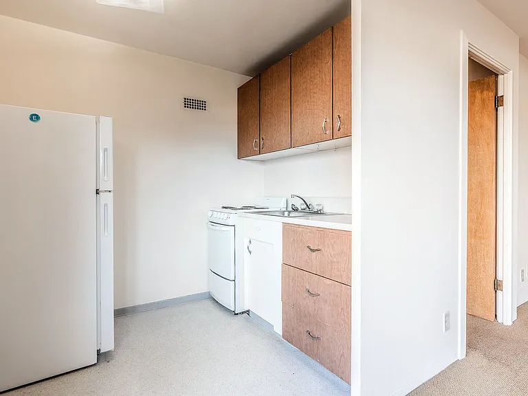 The Queensborough Apartments — Photo 25