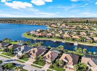 9103 Graphite Cir, Naples, FL 34120