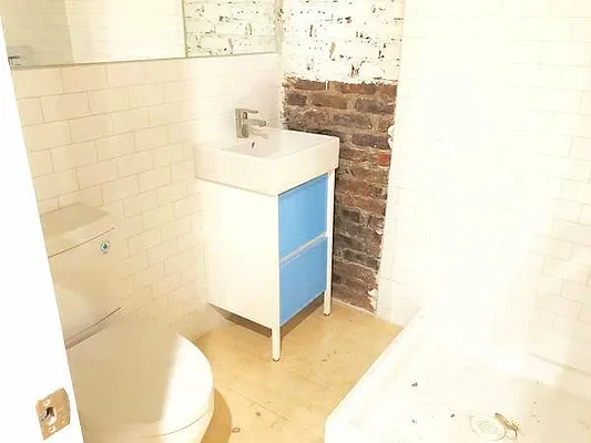 Rented by Premier Metro Realty Corp | media 18