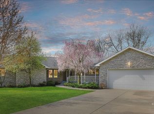 13 Warwick Ln, Athens, OH