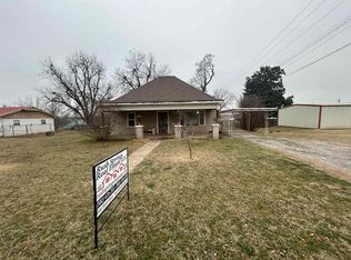 204 N Hampton Rd, Rush Springs, OK 73082