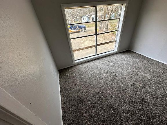 3rd image of 720 Macarthur Ave