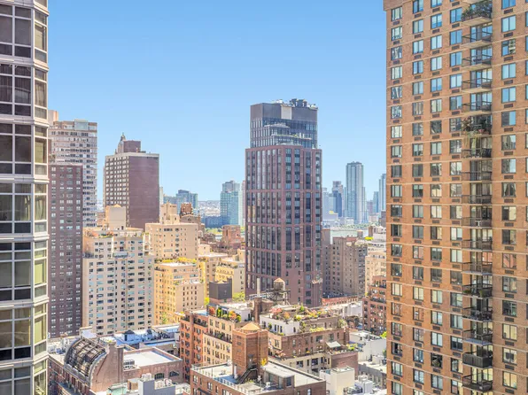 245 East 54th Street image 10 of 10