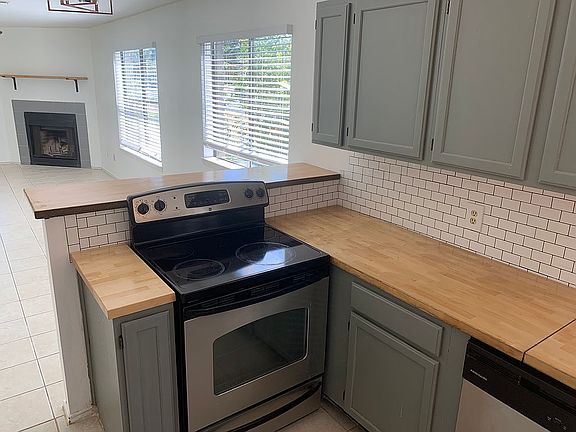 5th image of 523 Luther Dr