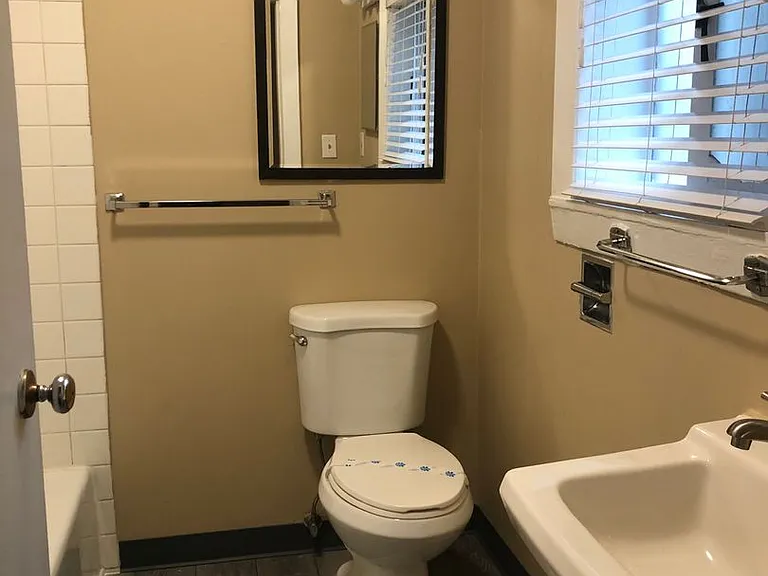 2131 NW Davis St — Photo 10