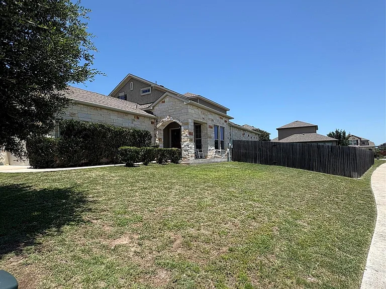 3800 Kennedy Grace Ln — Photo 33