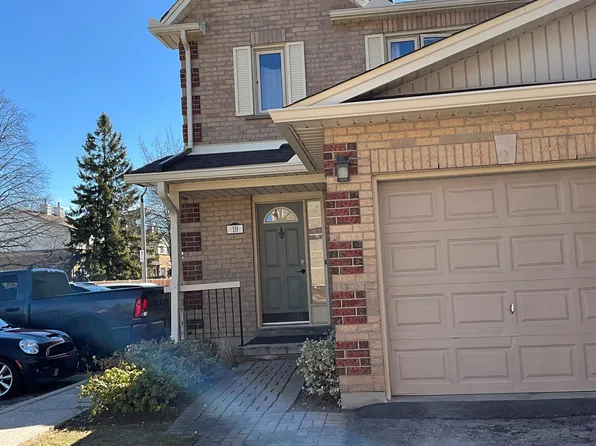 302 College Ave W, Guelph, ON