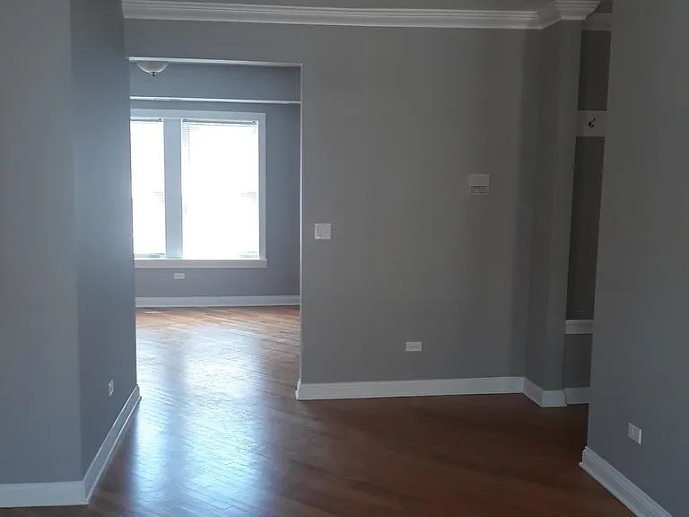 1644 W Pratt Blvd — Photo 2